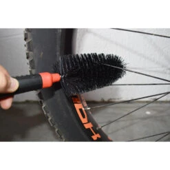 Kit Chaine Vélo : Dérive Chaîne + Set De Brosses Et Clé Allen étoile -Velo Composant Magasin kit chaine velo derive chaine set de brosses et cle allen etoile 3