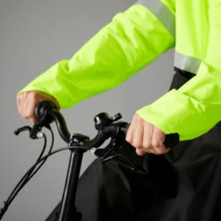 BTWIN PONCHO PLUIE VISIBILITE JOUR NUIT 560 NOIR JAUNE FLUO -Velo Composant Magasin poncho pluie visibilite jour nuit 560 noir jaune fluo 4