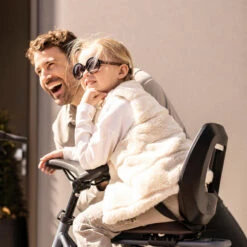 Bobike Siège Arrière Vélo Porte-bagages One Junior - Jusqu'à 35kg Noir Et Marron -Velo Composant Magasin siege arriere velo porte bagages one junior jusqua 35kg noir et marron 5