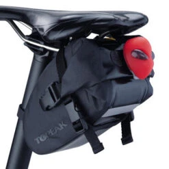 Topeak Wedge DryBag Strap - Sac De Selle Moyen -Velo Composant Magasin wedge drybag strap sac de selle moyen 2